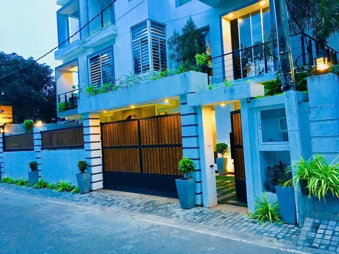 8 Plus Luxury Apartments Negombo Exterior foto